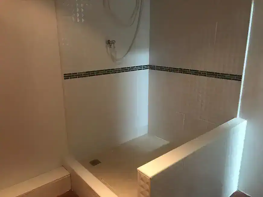 Analisa Massage - Shower