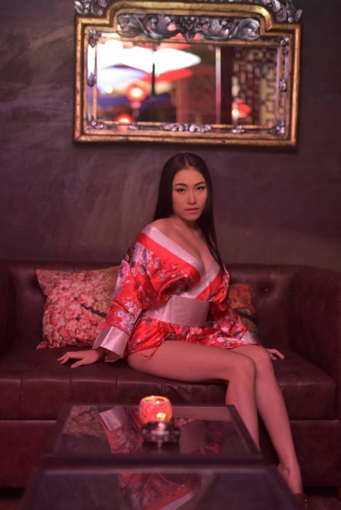 Beautiful Thai Girls - Massage Shop