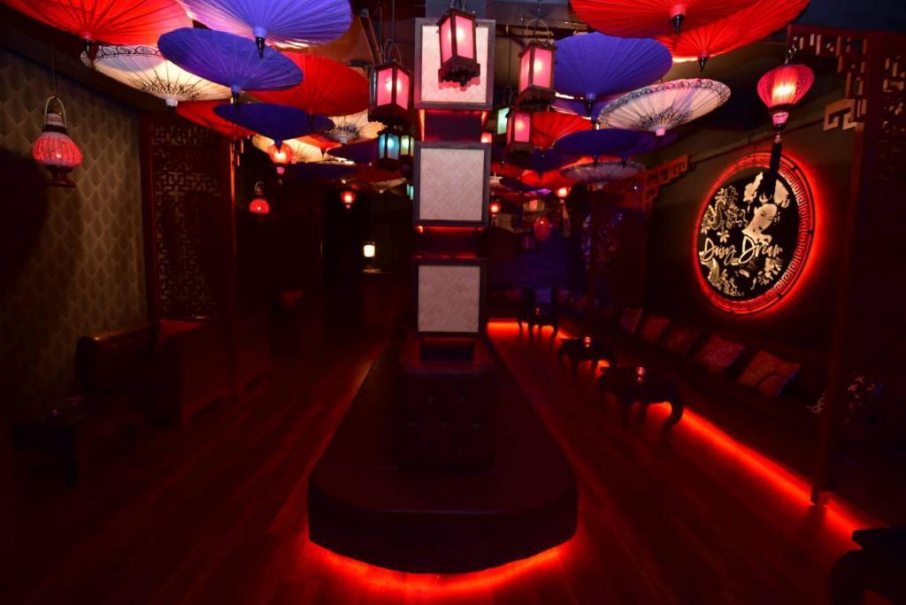 Daisy Dream Club Lounge