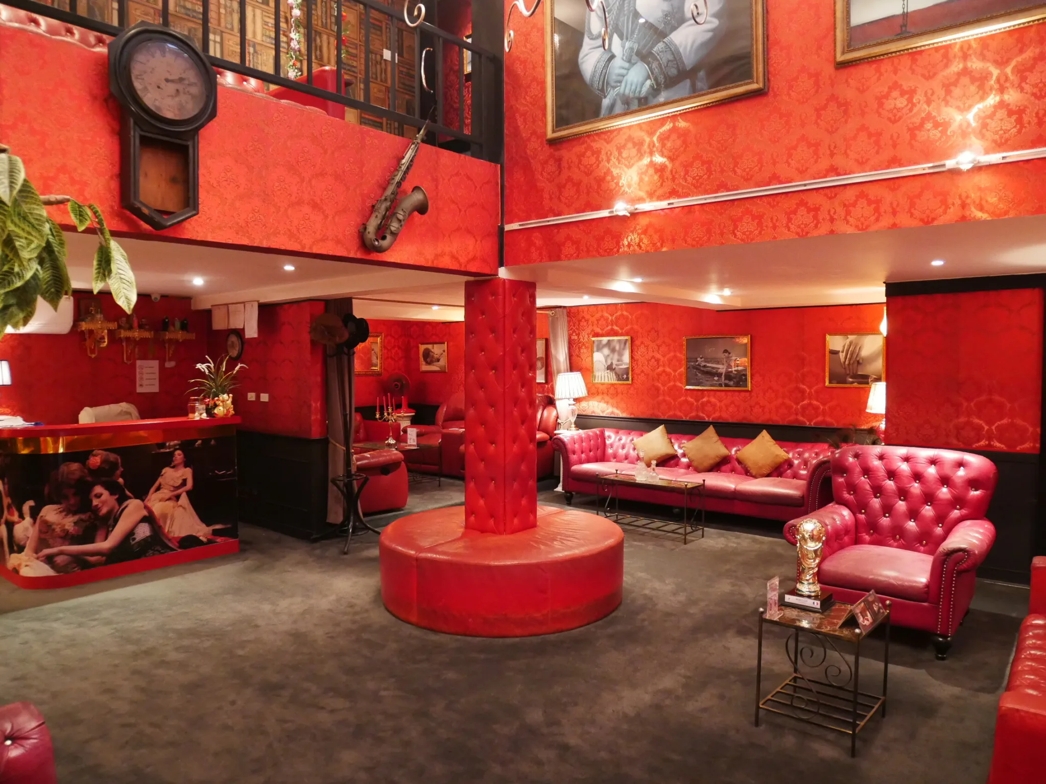 102 Happy Massage Bangkok Entrance