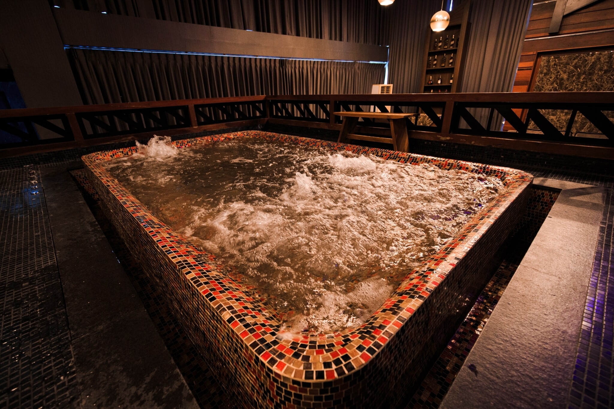Tara Bangkok VIP Jacuzzi