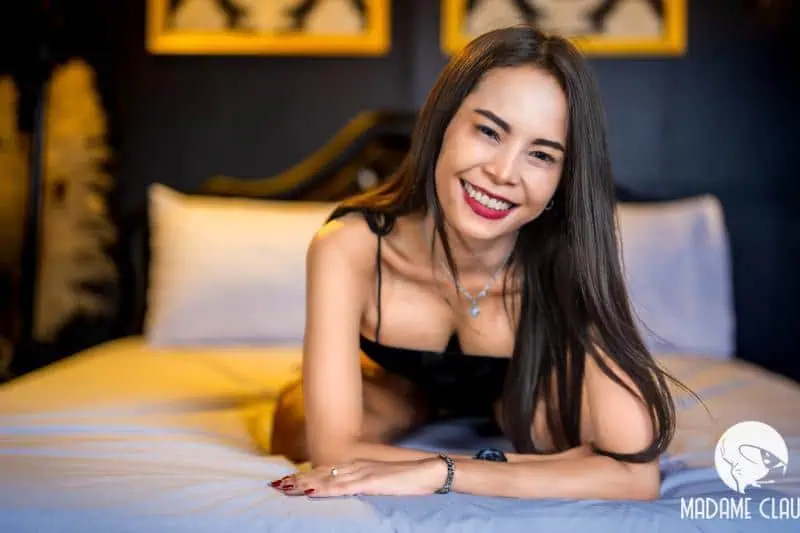Madame Claude Bangkok – Blowjob Bar
                       